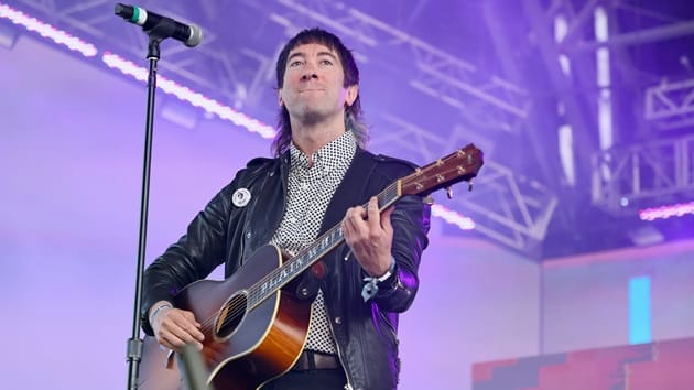 Plain White T's Perform "Hey There Delilah" on Southwest Airlines Flight